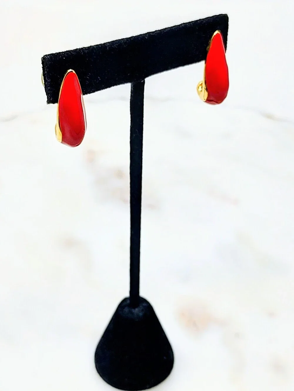 N/A bright red